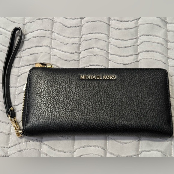 Jet Set Travel Large Pebbled Leather wallet/ wristlet - Picture 1 of 10